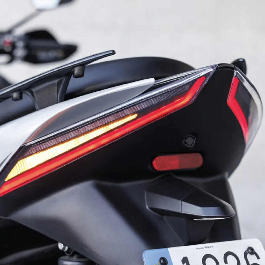 ZONTES E350-09.webp
